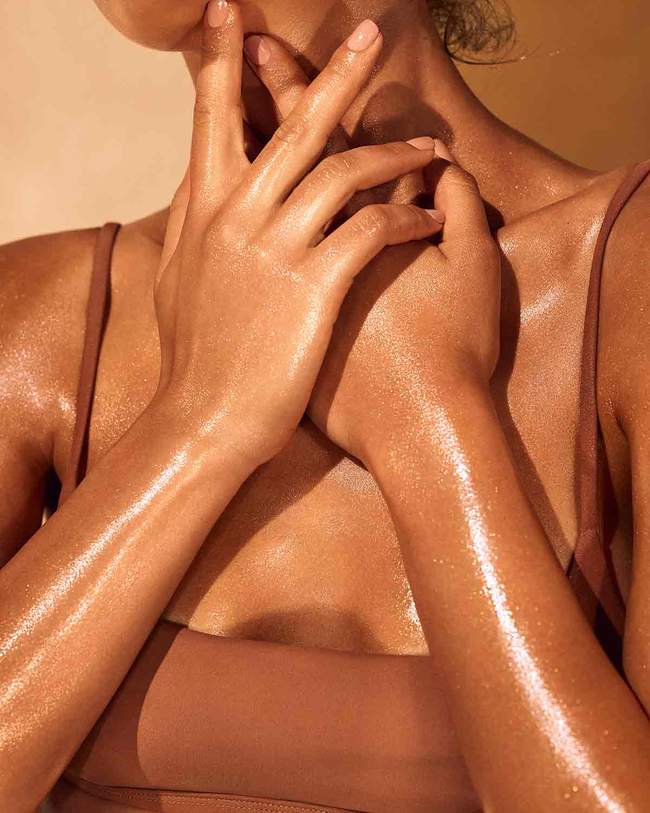 Fenty Beauty BODY LAVA BODY LUMINIZER Indulge Corner